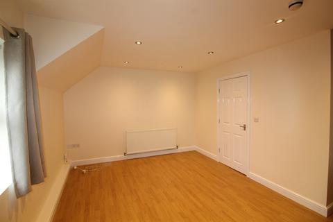 2 bedroom flat to rent, Flat 3, 32 Wood Lane, Rothwell
