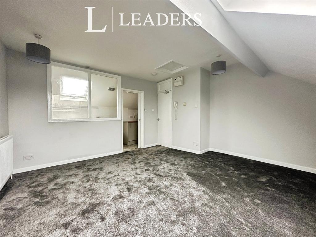 Living Area/Bedroom