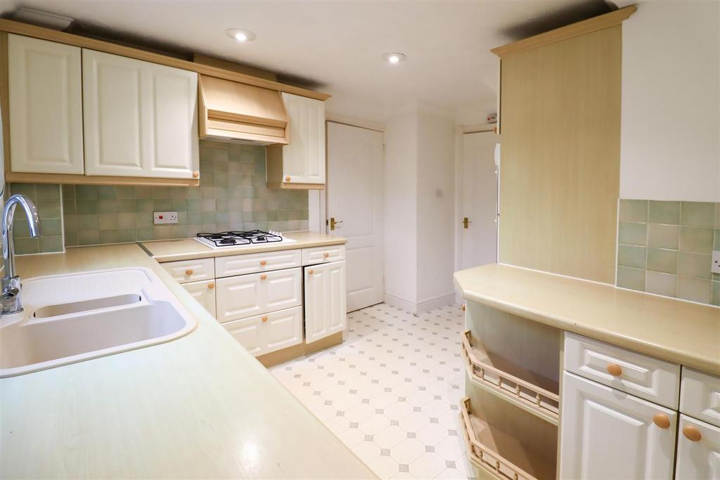 Kitchen 1.jpg