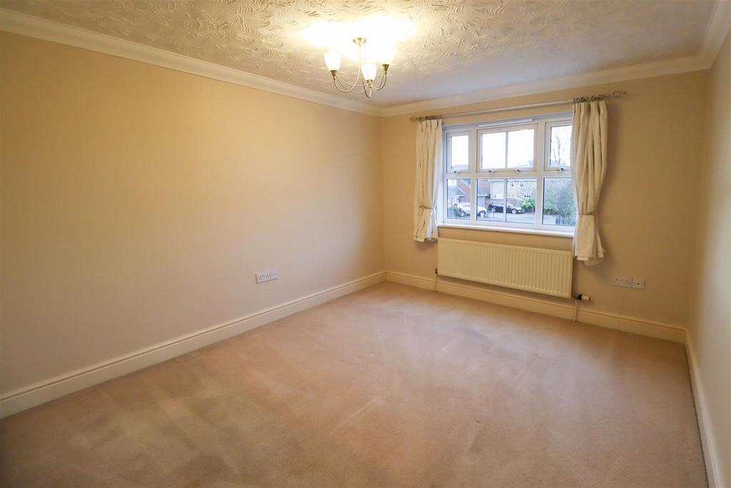 Bedroom 1.jpg