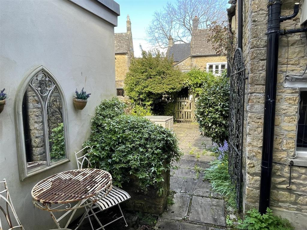 Side Garden.JPG