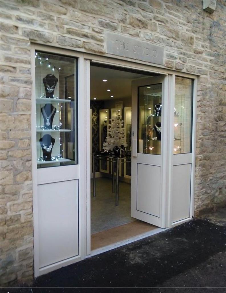 Studio/Retail Unit