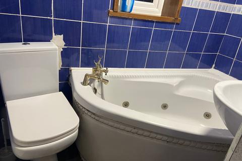 1 bedroom in a house share to rent, 1X Room available, Lincoln Street, Balsall Heath, Birmingham, B12