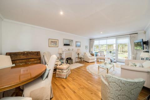 2 bedroom flat for sale, Somerset Road, London SW19