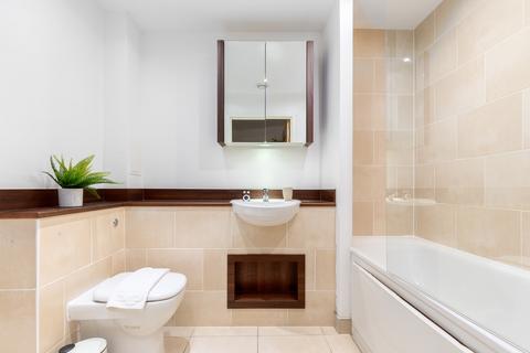2 bedroom flat to rent, Surrey Quays Road