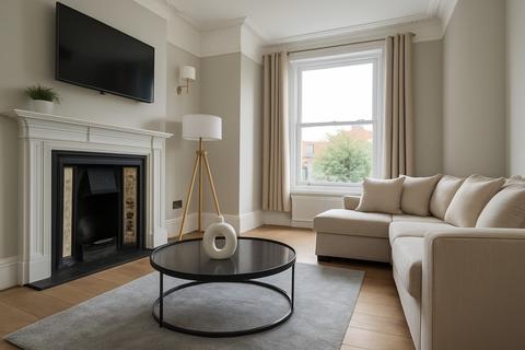 5 bedroom terraced house to rent, St. Dunstans Road