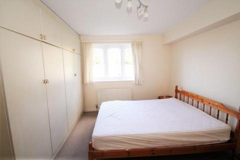 2 bedroom flat to rent, Chiltern Court, Buckingham Road, Harrow