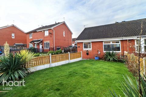 2 bedroom semi-detached house for sale, Hopes Farm Mount, Leeds