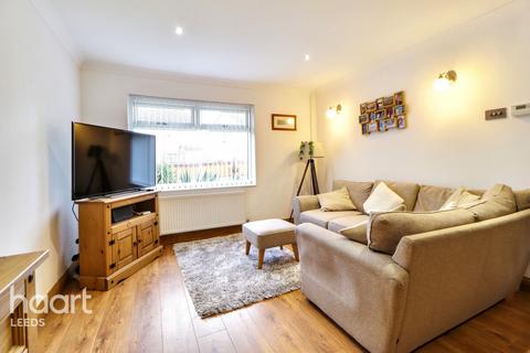 2 bedroom semi-detached house for sale, Hopes Farm Mount, Leeds