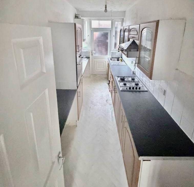 Fitted kitchen