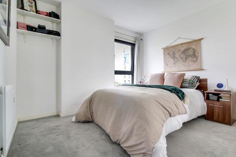 1 bedroom apartment to rent, Oval Road, Camden, NW1