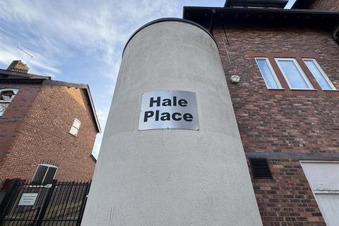 2 bedroom apartment to rent, Ashley Road, Hale, Altrincham