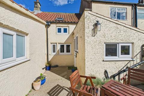 2 bedroom cottage for sale, East Row, Whitby YO21