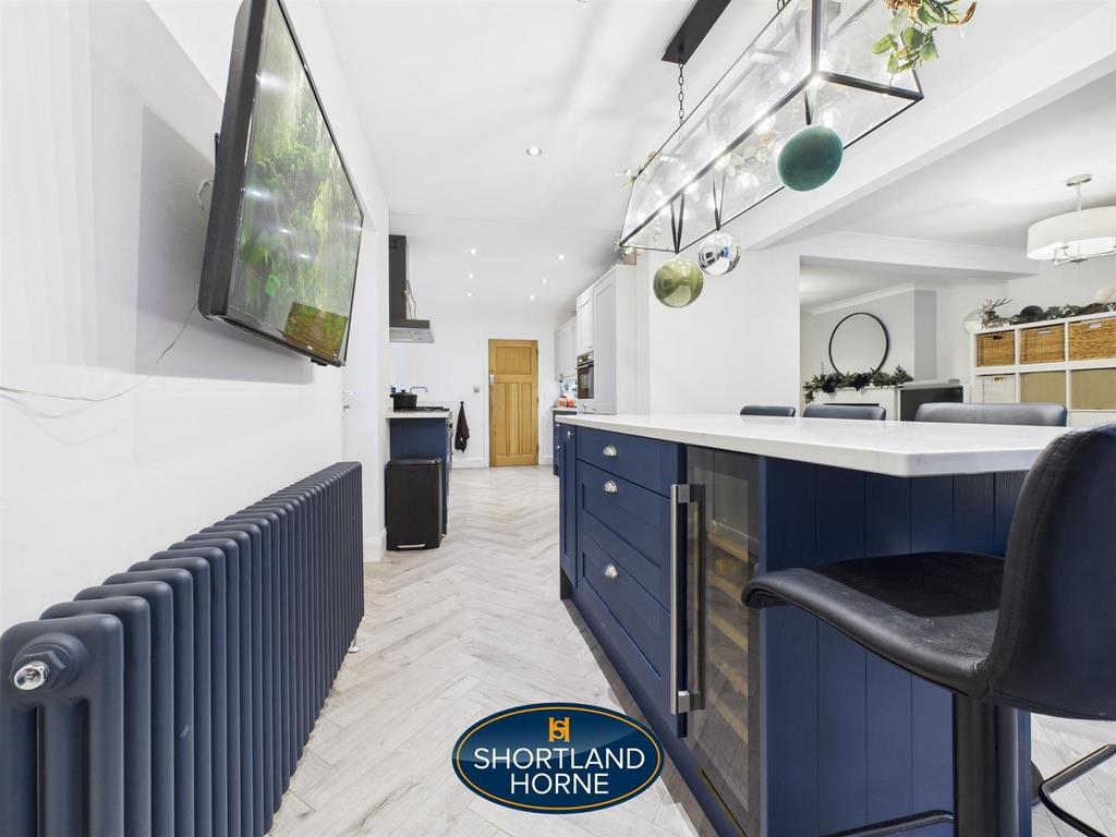 CAM04377 G0-PR0055-STILL009.jpg