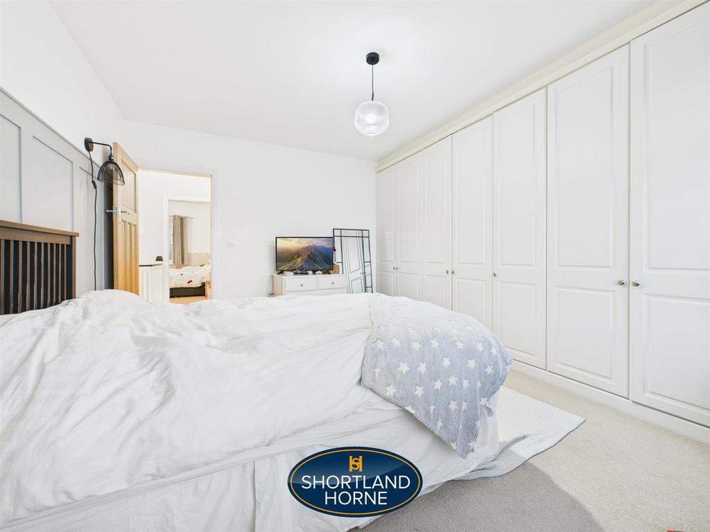 CAM04377 G0-PR0055-STILL018.jpg