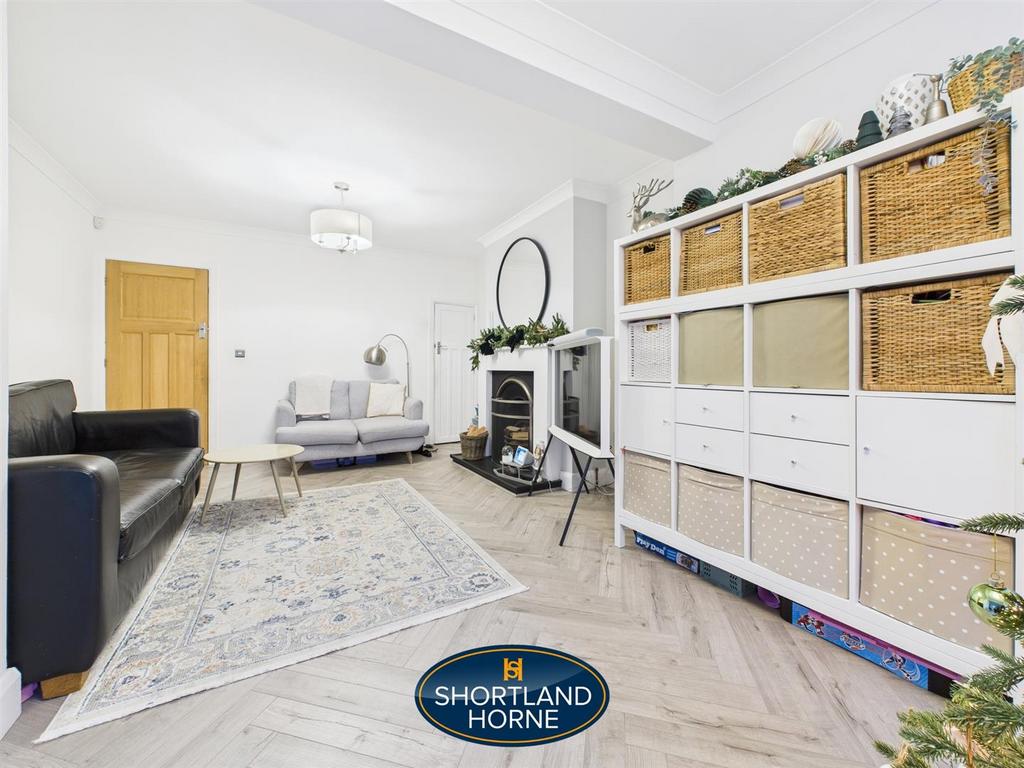 CAM04377 G0-PR0055-STILL006.jpg