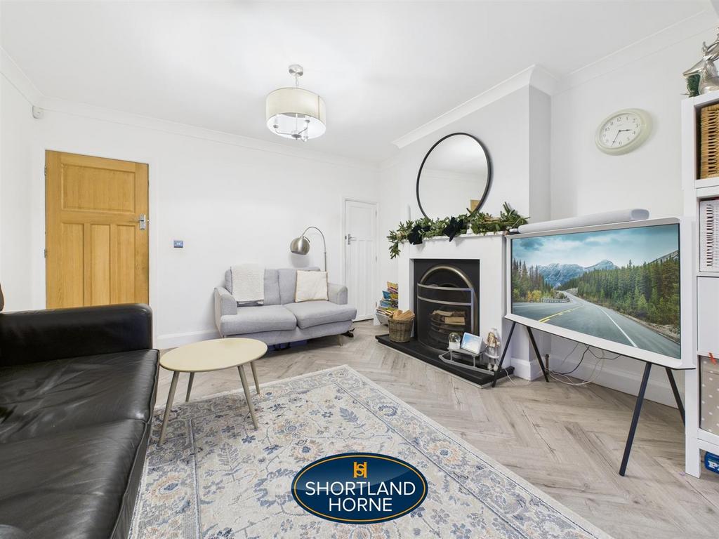 CAM04377 G0-PR0055-STILL007.jpg