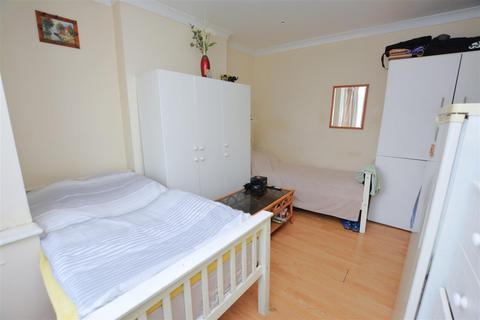 2 bedroom end of terrace house for sale, Carter Road, London, SW19
