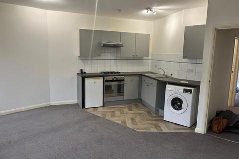 undefined, Central Road, Worcester Park KT4