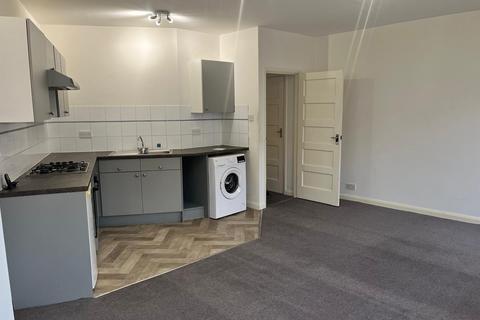 undefined, Central Road, Worcester Park KT4