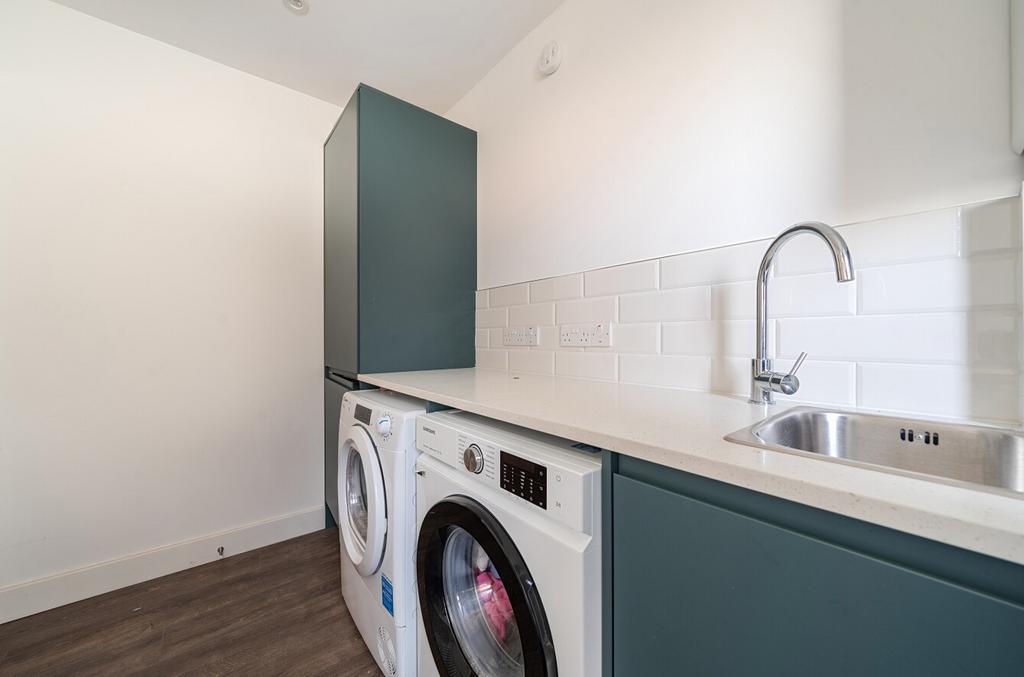 1389029-7-693ac0e...