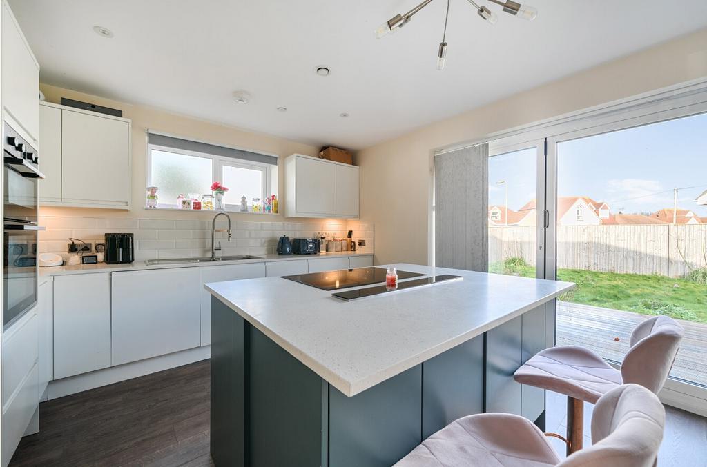 1389029-5-693ac0b...