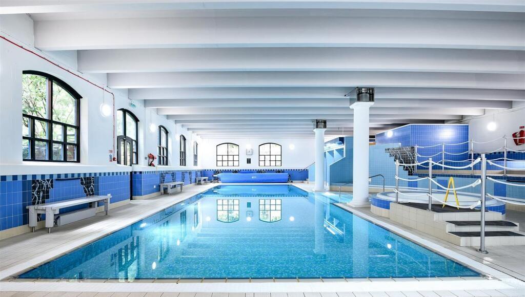 Pool.jpeg