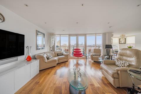 3 bedroom apartment to rent, Titan Court, Flower Lane, Mill Hill, NW7