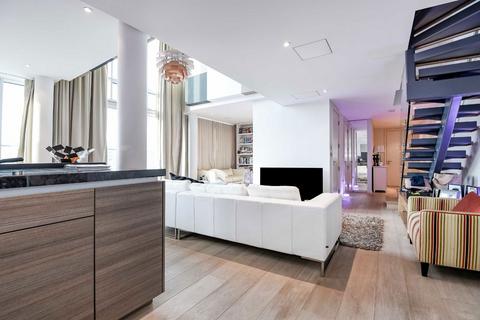 undefined, Baltimore Wharf, London E14