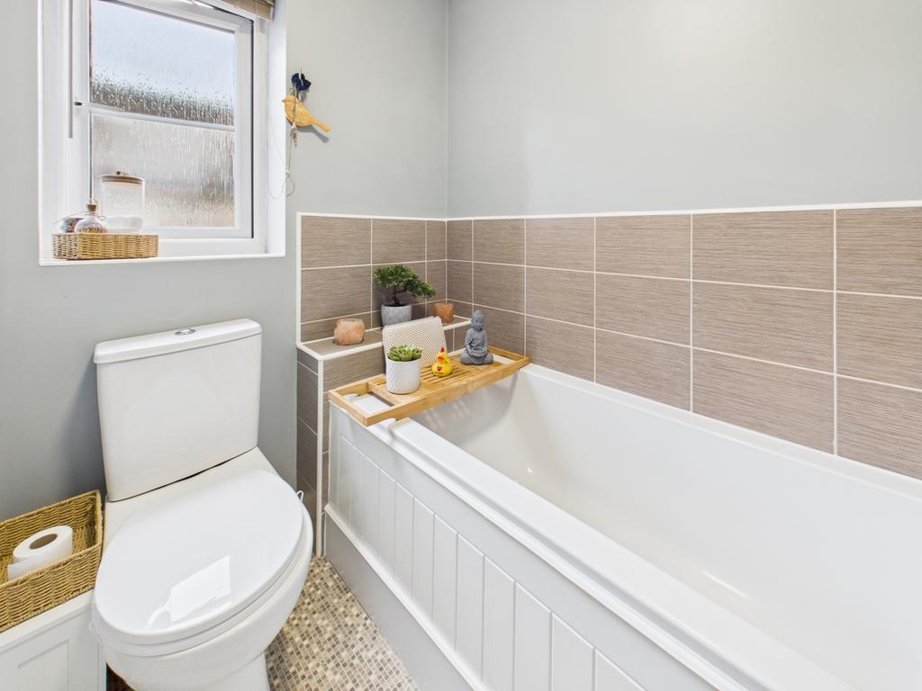 Cam03729 g0 pr0131 still010