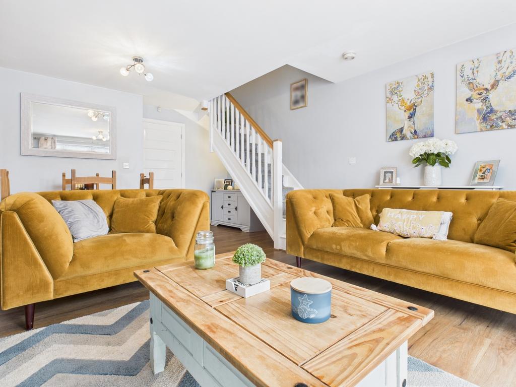 Cam03729 g0 pr0131 still023