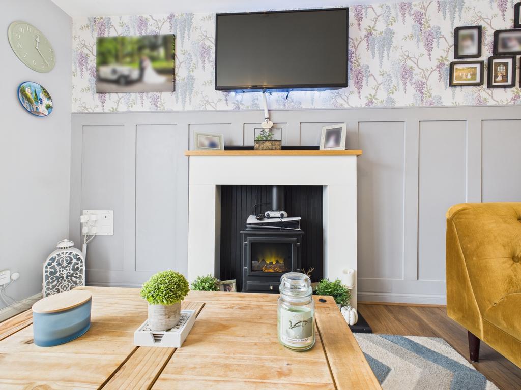 Cam03729 g0 pr0131 still022