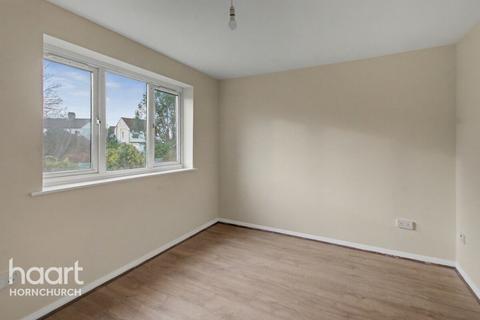 undefined, Stirling Close, RAINHAM