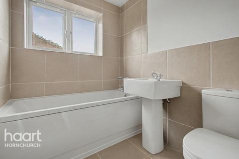 undefined, Stirling Close, RAINHAM