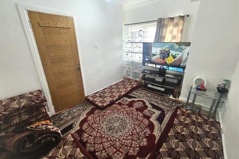 3 bedroom semi-detached house for sale, Grittleton Avenue, Wembley