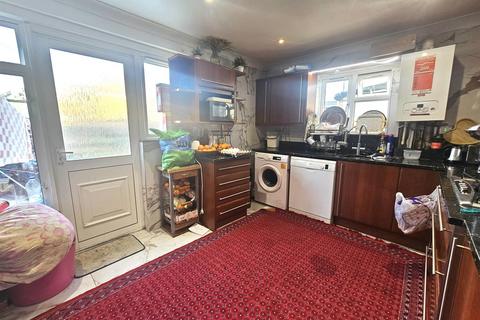 3 bedroom semi-detached house for sale, Grittleton Avenue, Wembley