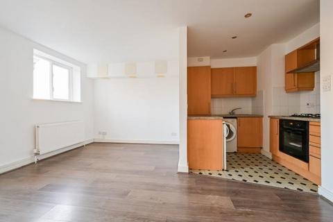 1 bedroom flat for sale, Kingsbridge Court, Dockers Tanner Road, London, E14