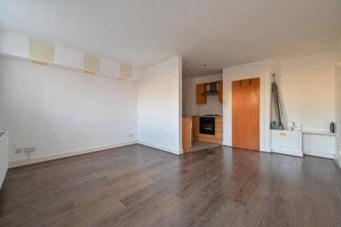 1 bedroom flat for sale, Kingsbridge Court, Dockers Tanner Road, London, E14
