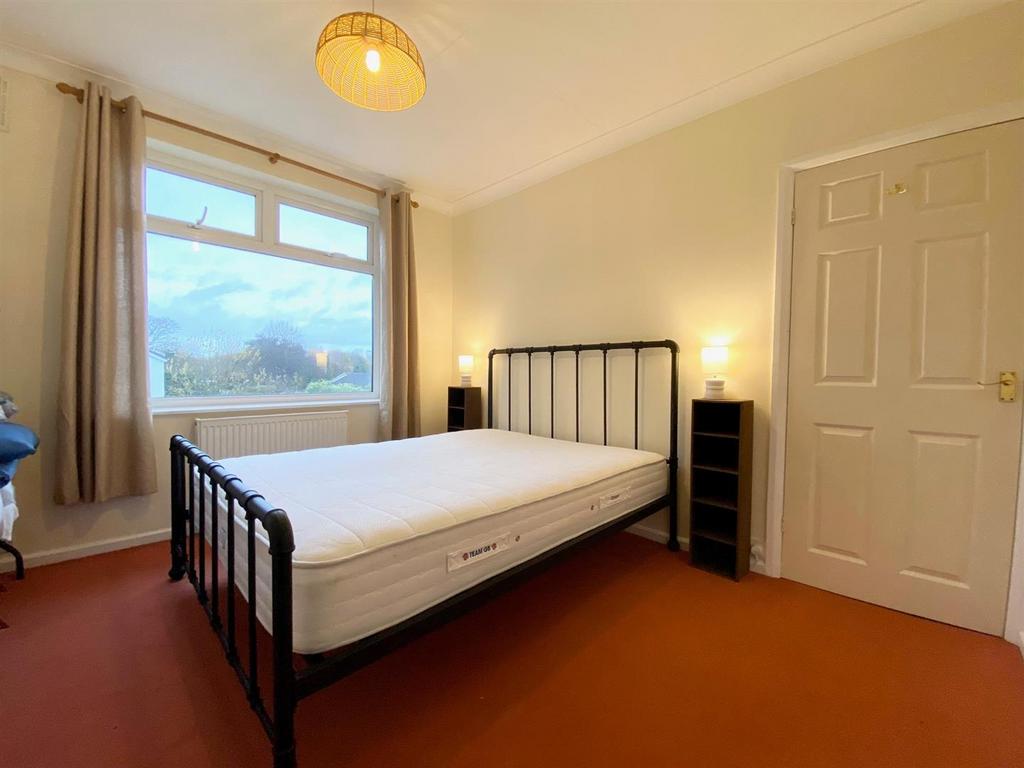 Bedroom 2 1.jpg