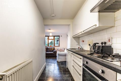 5 bedroom terraced house to rent, Hartington Road, Brighton