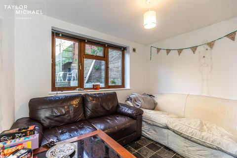 5 bedroom terraced house to rent, Hartington Road, Brighton