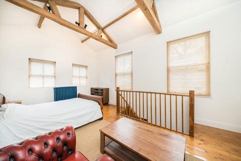 undefined, Weir Road, London SW12