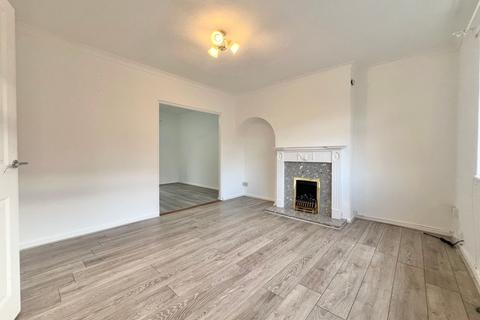 3 bedroom semi-detached house to rent, Myrtle Avenue, Long Eaton, NG10