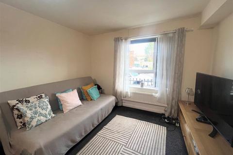 1 bedroom flat to rent, 1 -3 Gammons Lane, Watford WD24