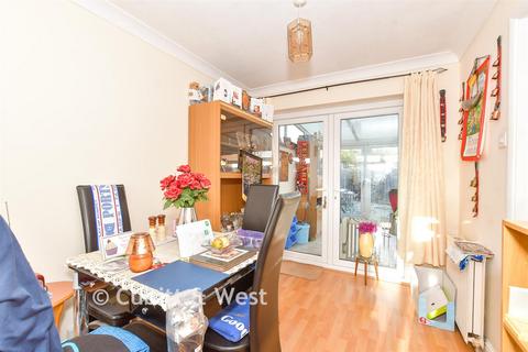 2 bedroom end of terrace house for sale, Hornbeam Road, Havant PO9
