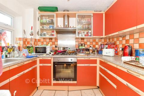 2 bedroom end of terrace house for sale, Hornbeam Road, Havant PO9