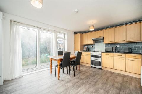 undefined, Bancroft Road, London E1
