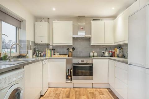 2 bedroom flat to rent, Anlaby Road, Teddington TW11