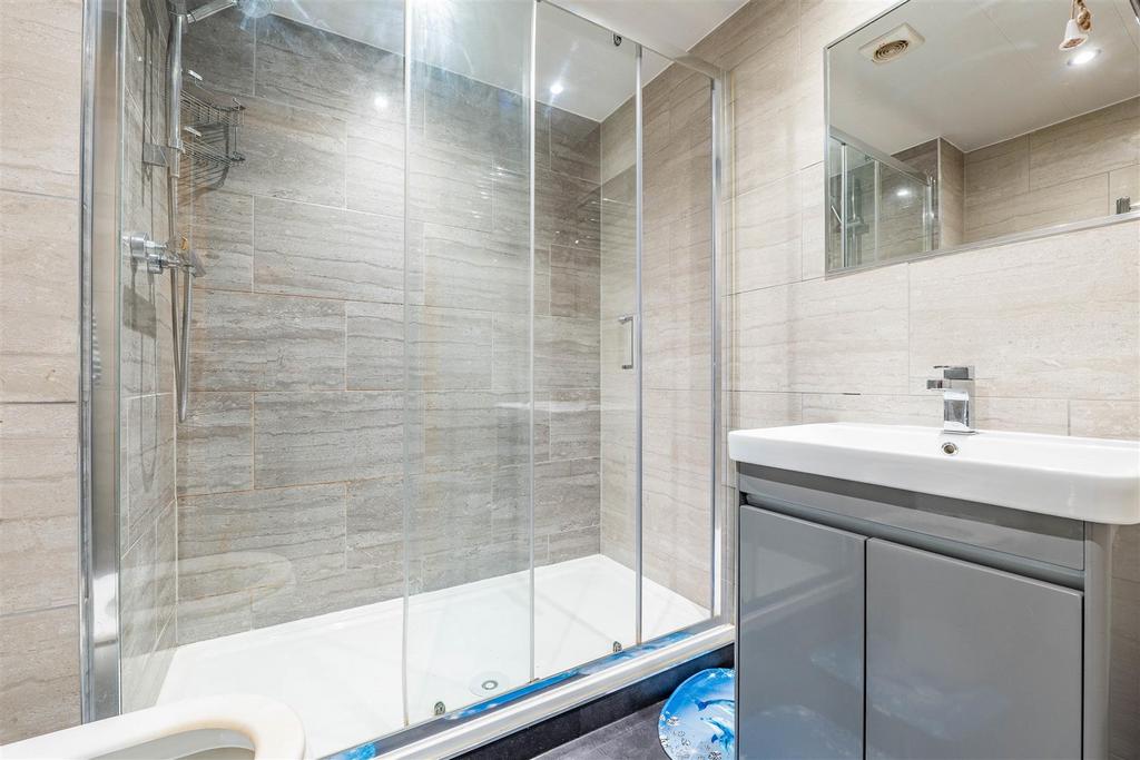Family Shower Room