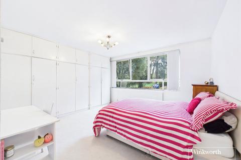 undefined, High Mount, Hendon NW4